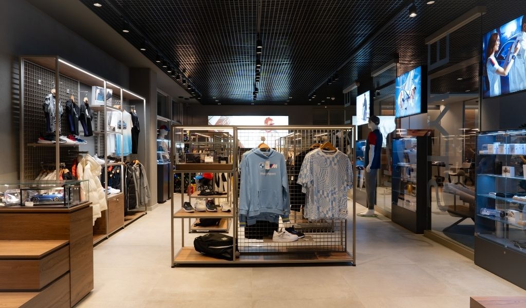 BMW Showroom Image 19