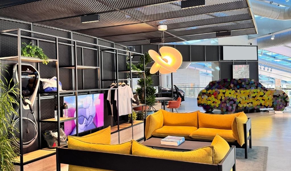 BMW Showroom Image 8