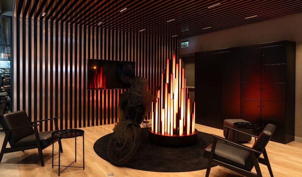 BMW Showroom Image 4