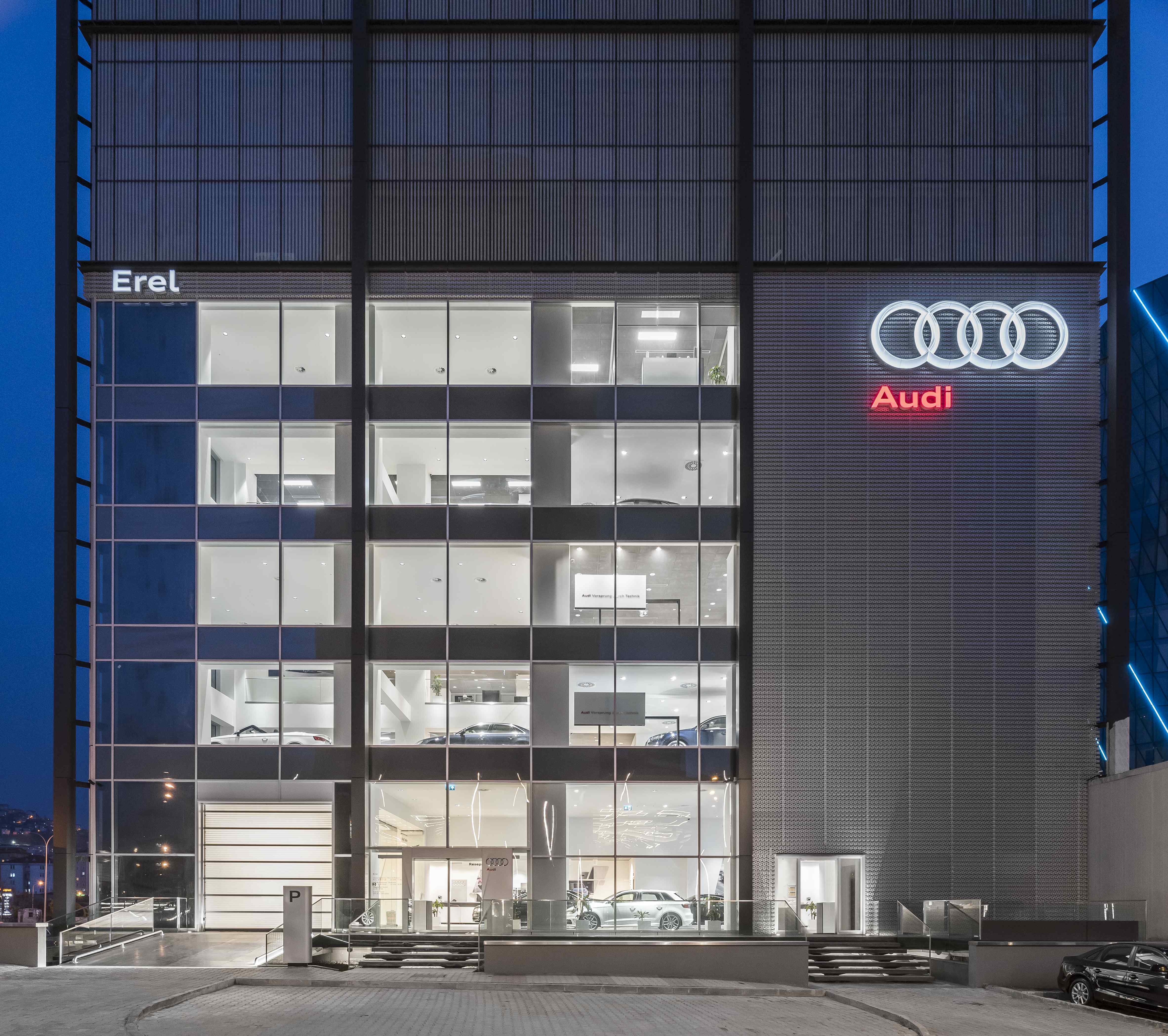 EREL OTO AUDI SHOWROOM