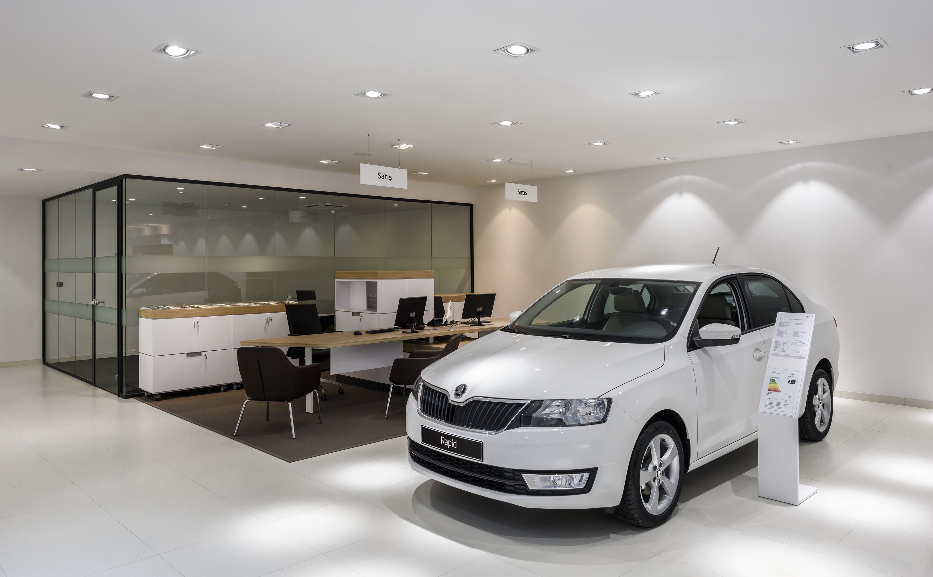 EREL OTO SKODA SHOWROOM